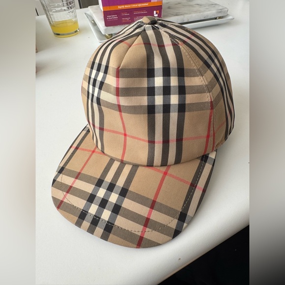 Burberry Beige and Black Plaid Cap authentic - Picture 1 of 8
